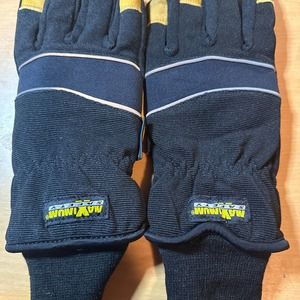 6 PAIRS Maximum Safety 3M  Lined waterproof pair of Gloves Size large NEW